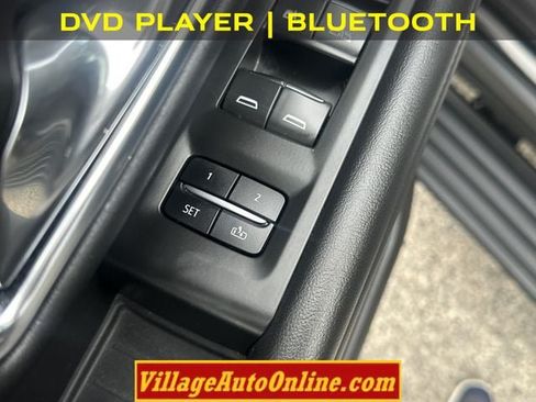Used 2021 Chevrolet Suburban High Country w/ Premium Package AWD/4WD image 13