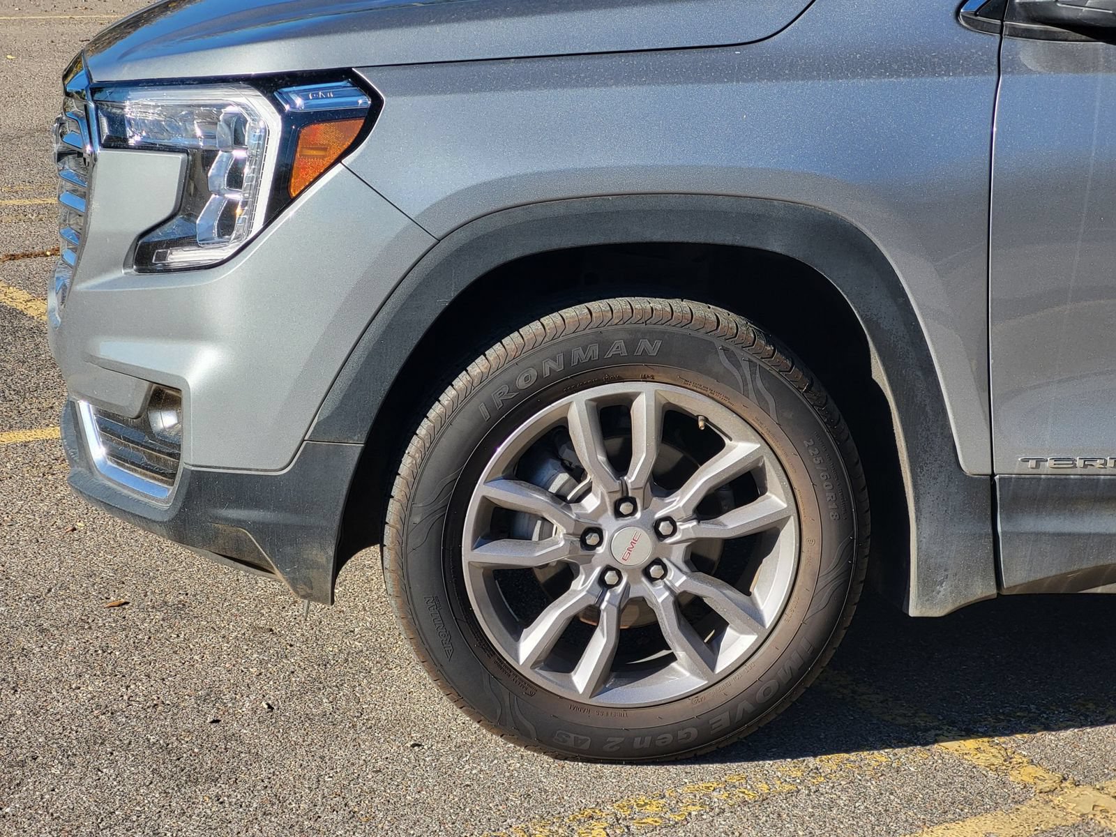 Used 2024 GMC Terrain SLT AWD/4WD image 8
