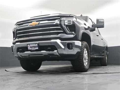 Used 2024 Chevrolet Silverado 2500 LTZ image 43