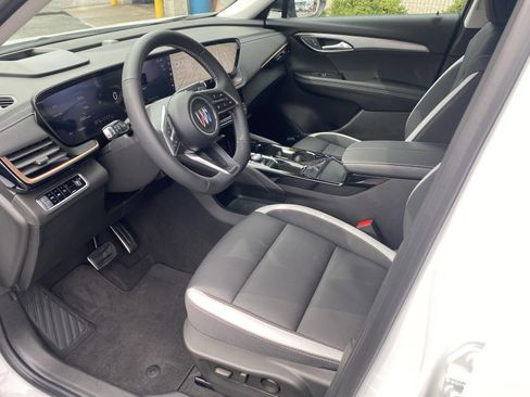 Certified 2025 Buick Envision Sport Touring image 15