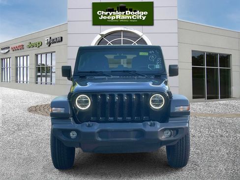 Used 2022 Jeep Wrangler Unlimited Sport AWD/4WD image 2