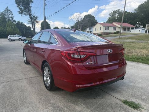 Used 2017 Hyundai Sonata SE FWD image 5