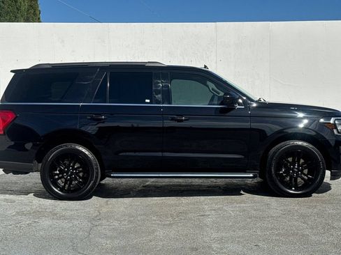 Used 2022 Ford Expedition XLT AWD/4WD image 2