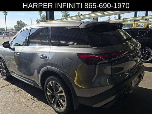 Used 2023 INFINITI QX60 Luxe w/ Performance Audio Package FWD image 2