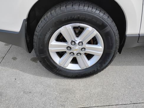 Used 2014 Chevrolet Traverse LT FWD image 25