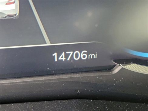 Used 2024 Genesis G70 2.5T image 21