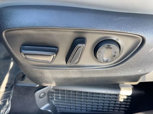 Used 2024 Toyota Sienna XLE image 10