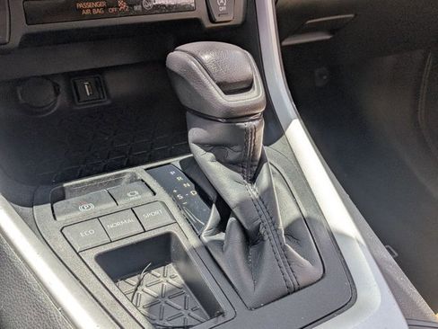 Used 2021 Toyota RAV4 XLE w/ Convenience Package image 8