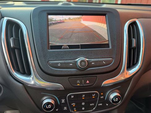 Used 2023 Chevrolet Equinox LT FWD image 14
