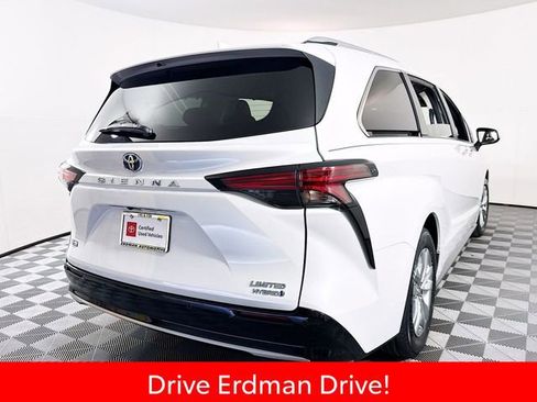 Certified 2023 Toyota Sienna Limited FWD image 23