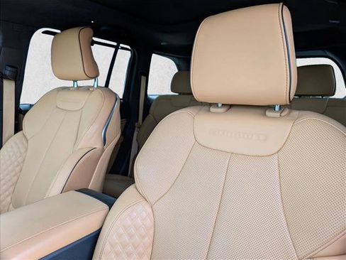 Used 2024 Jeep Grand Cherokee Summit image 18