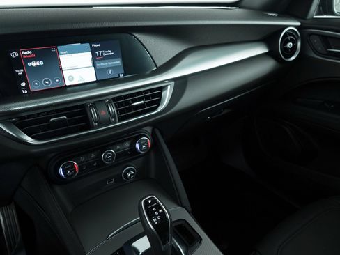 New 2025 Alfa Romeo Stelvio Sprint AWD/4WD image 31