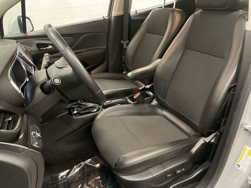Used 2022 Buick Encore Preferred w/ Safety Package AWD/4WD image 12