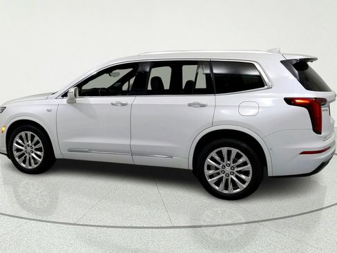 Certified 2020 Cadillac XT6 Premium Luxury AWD/4WD image 3