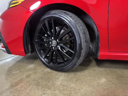 Used 2022 Toyota Camry XSE image 5