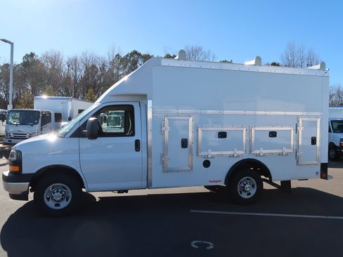 New 2025 Chevrolet Express 3500 w/ Power Convenience Package RWD image 5