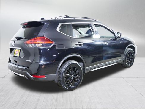 Used 2017 Nissan Rogue SV w/ Midnight Edition Package image 7