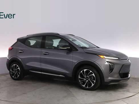 Used 2022 Chevrolet Bolt EUV Premier w/ Sun & Sound Package image 14