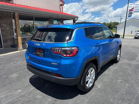 Used 2022 Jeep Compass Latitude w/ Convenience Group AWD/4WD image 4