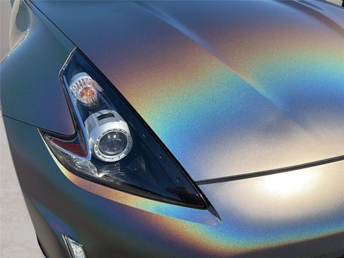 Used 2018 Nissan 370Z Touring RWD image 28
