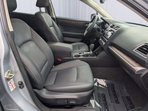 Used 2016 Subaru Outback 2.5i Limited image 9