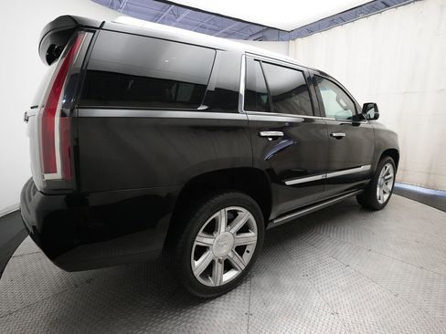 Used 2019 Cadillac Escalade Premium Luxury image 36