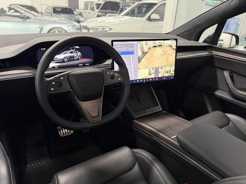 Used 2024 Tesla Model X AWD/4WD image 16