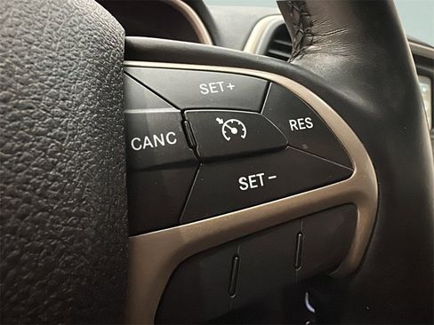 Used 2014 Jeep Cherokee Latitude w/ Comfort/Convenience Group image 15