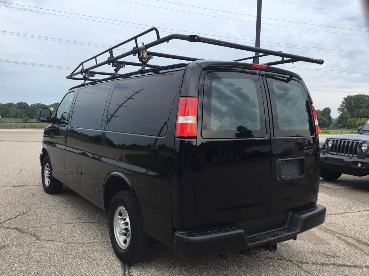 Used 2020 Chevrolet Express 2500 w/ Communications Package RWD image 8