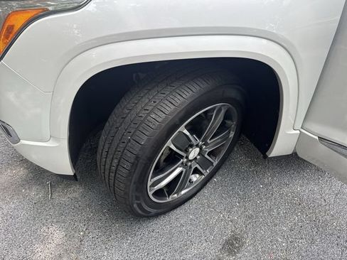 Used 2018 GMC Acadia Denali w/ Technology Package FWD image 36