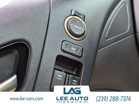 Used 2015 Hyundai Genesis 3.8 RWD image 18