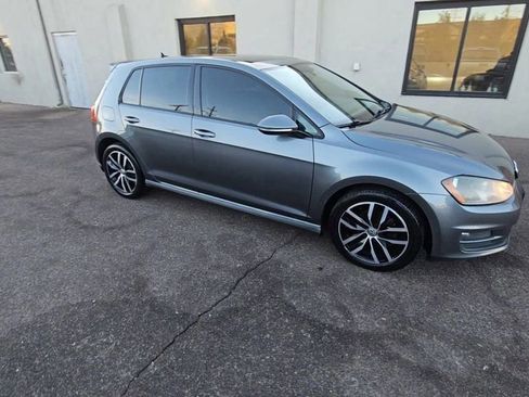 Used 2015 Volkswagen Golf SE w/ Golf Sport Package image 9