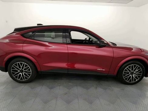 New 2025 Ford Mustang Mach-E Premium image 9