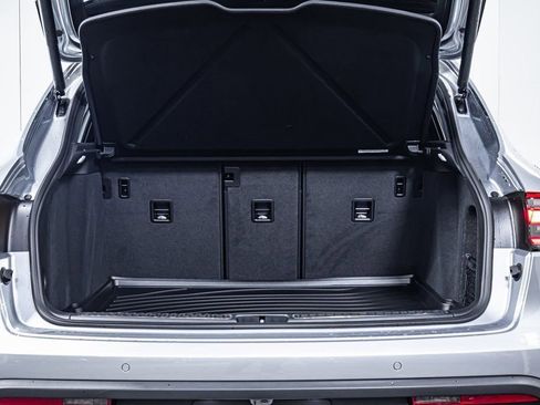 Certified 2025 Porsche Macan image 19