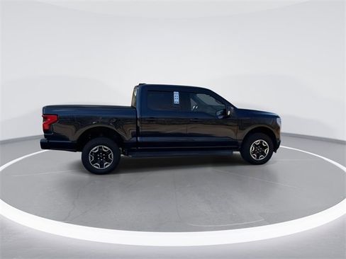 Used 2023 Ford F150 Lightning XLT image 7