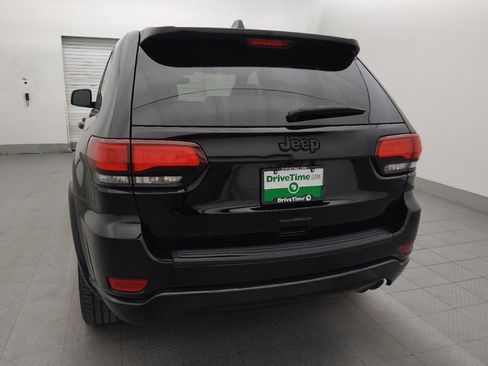 Used 2018 Jeep Grand Cherokee Altitude RWD image 6