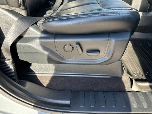 Used 2020 Ford F150 Lariat w/ Equipment Group 502A Luxury AWD/4WD image 31