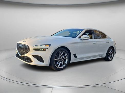 Used 2022 Genesis G70 2.0T image 1