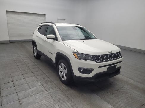 Used 2018 Jeep Compass Latitude w/ Cold Weather Group AWD/4WD image 13