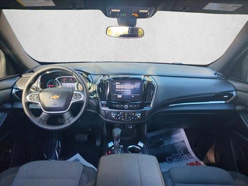 Used 2023 Chevrolet Traverse LT image 13