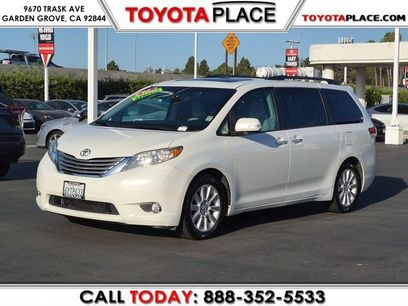 Used 2013 Toyota Sienna Limited w/ Premium Pkg