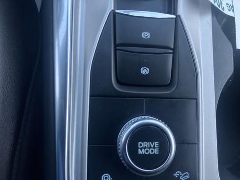 Used 2023 Ford Explorer XLT w/ Equipment Group 202A image 33