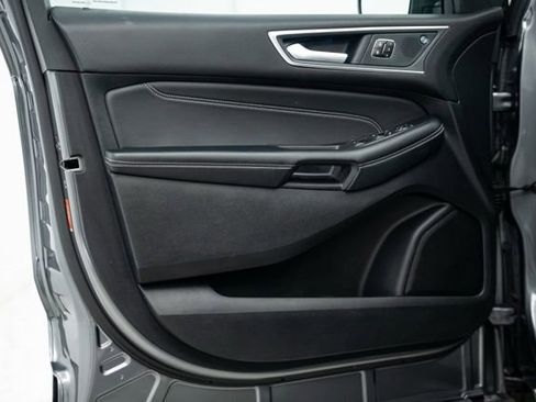 Used 2024 Ford Edge Titanium image 23