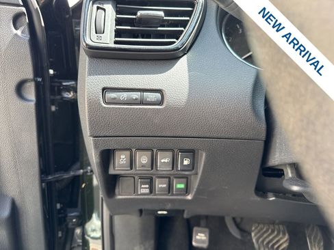Used 2020 Nissan Rogue SV AWD/4WD image 19