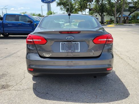 Used 2017 Ford Focus SEL w/ Cold Weather Package FWD image 8
