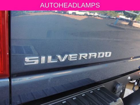 Used 2022 Chevrolet Silverado 2500 Custom w/ Custom Convenience Package AWD/4WD image 13