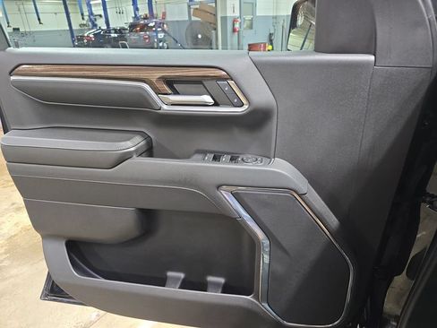 Used 2024 Chevrolet Silverado 1500 LT AWD/4WD image 27