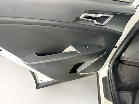 Used 2024 Kia Sportage LX image 24