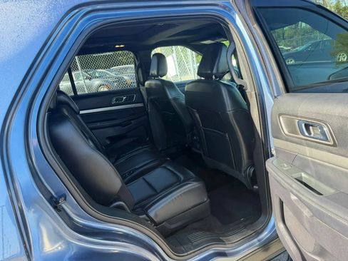 Used 2019 Ford Explorer XLT w/ Equipment Group 202A AWD/4WD image 31