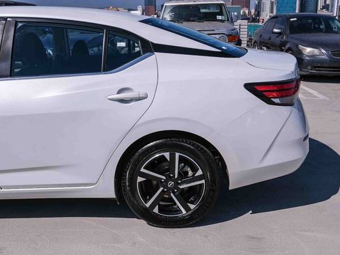 Used 2024 Nissan Sentra SV FWD image 8